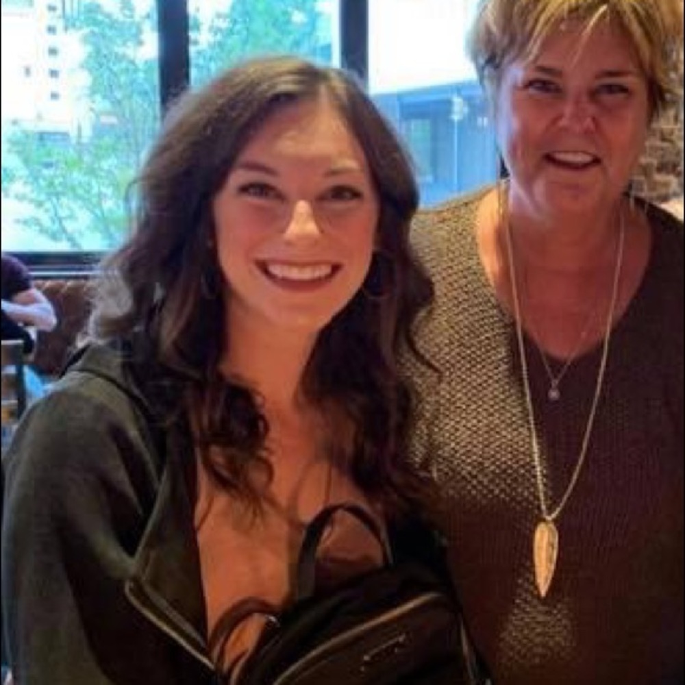 Meet your Posher, Olivia